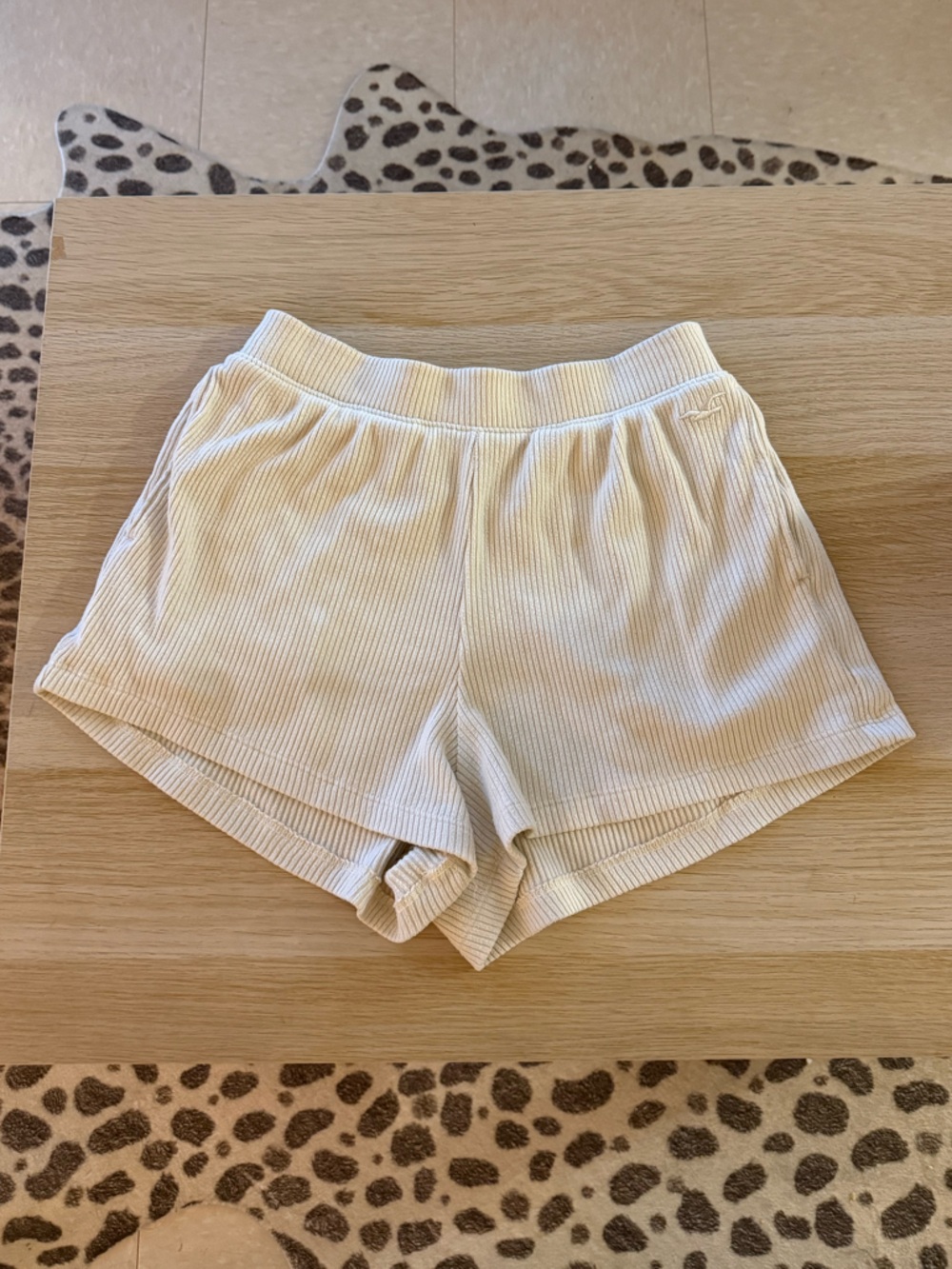 Hollister Cream Ribbed Lounge Shorts